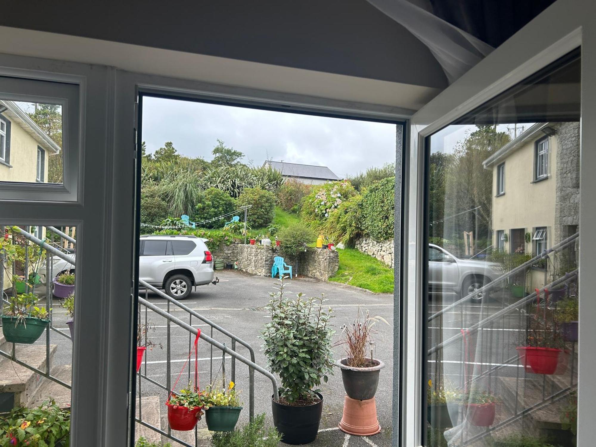 Buttermilk Lodge Guest Accommodation Clifden Exterior foto